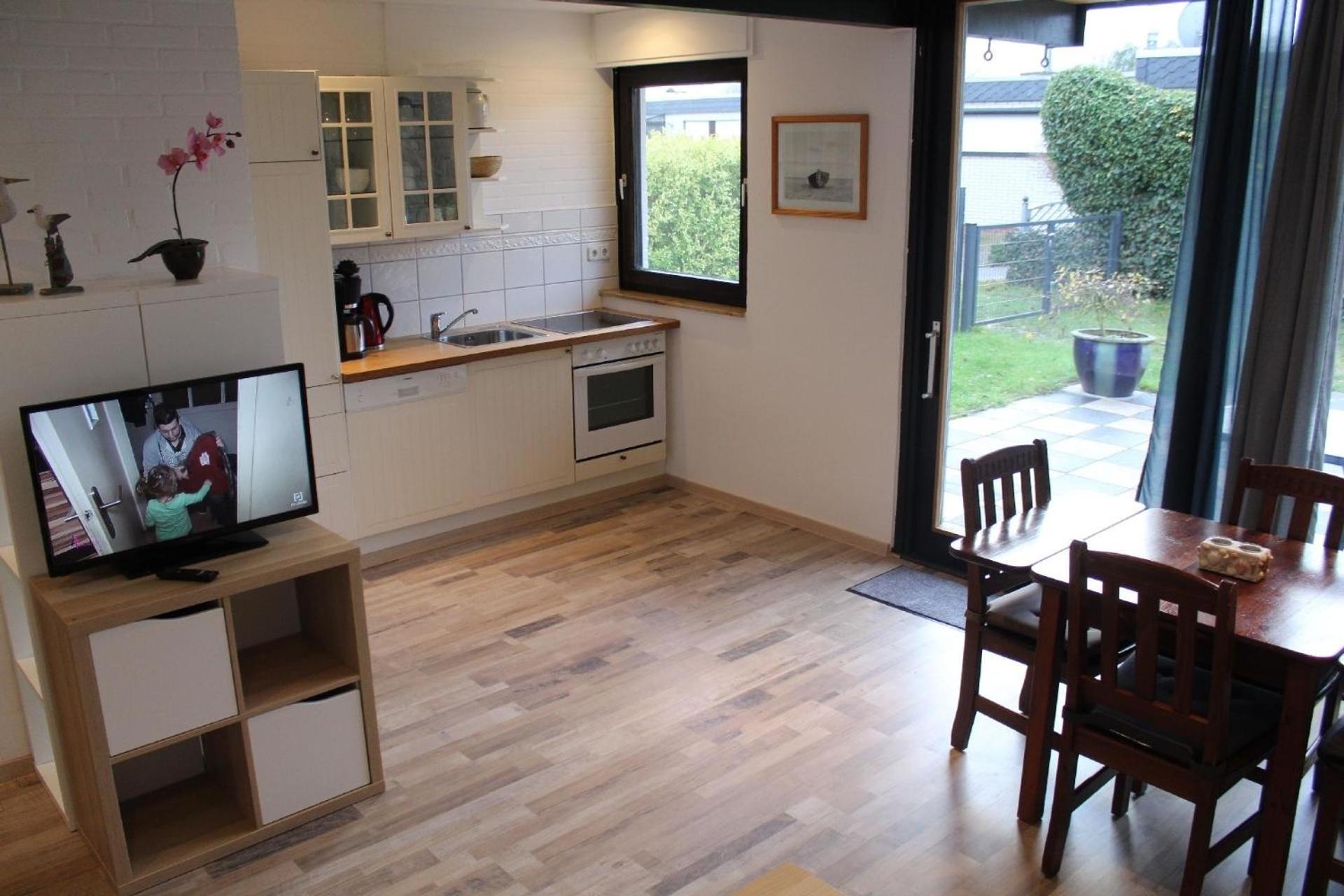 Schoenes Ferienhaus In Tossens Mit Schoenem Garten Butjadingen Eksteriør bilde